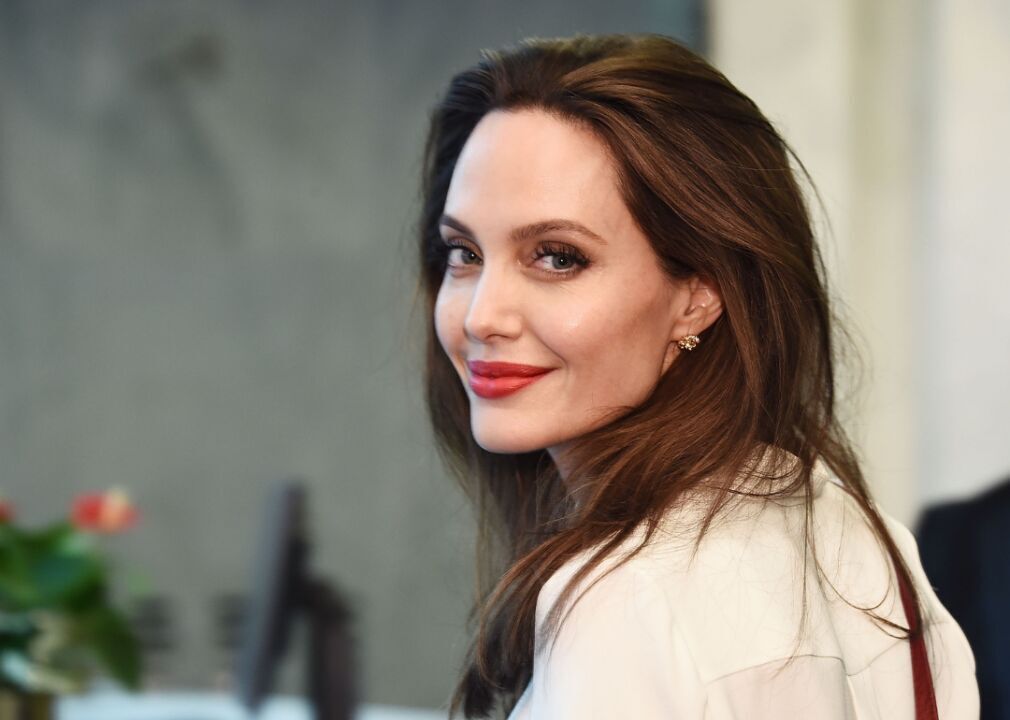 1975: Angelina Jolie